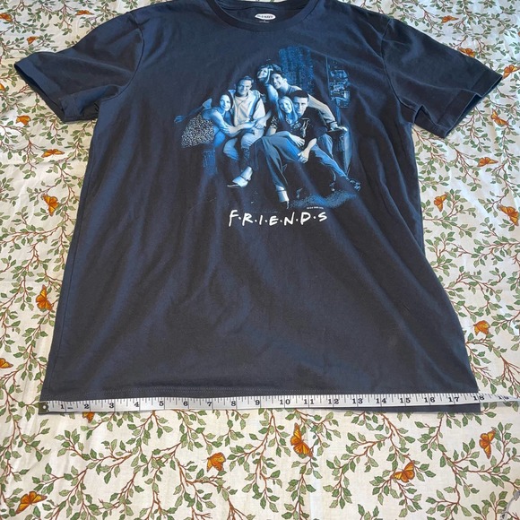 Friend’s Graphic T-Shirt - Picture 5 of 8